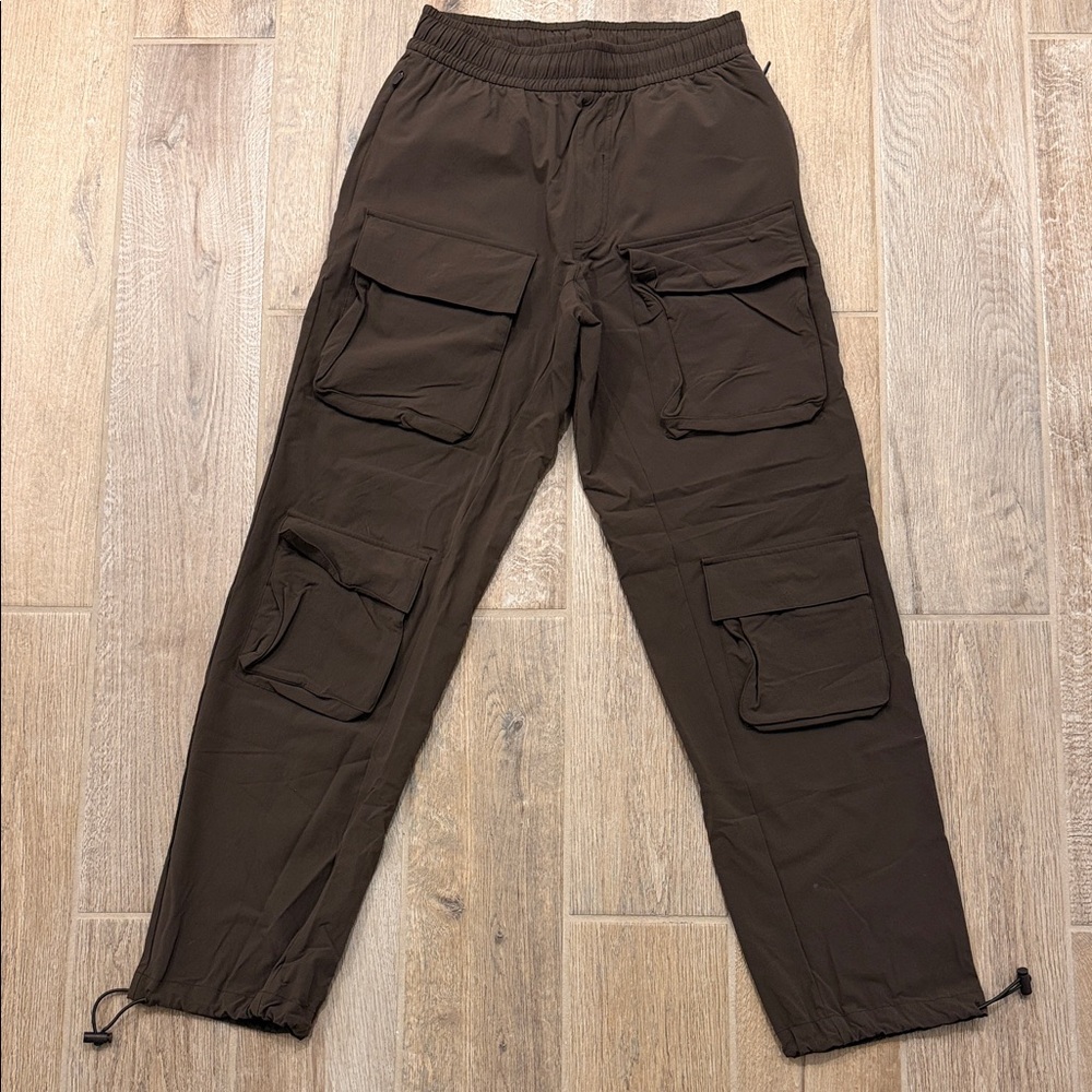 ALO Yoga Men's Cargo Venture Pant - Espresso Size Small
